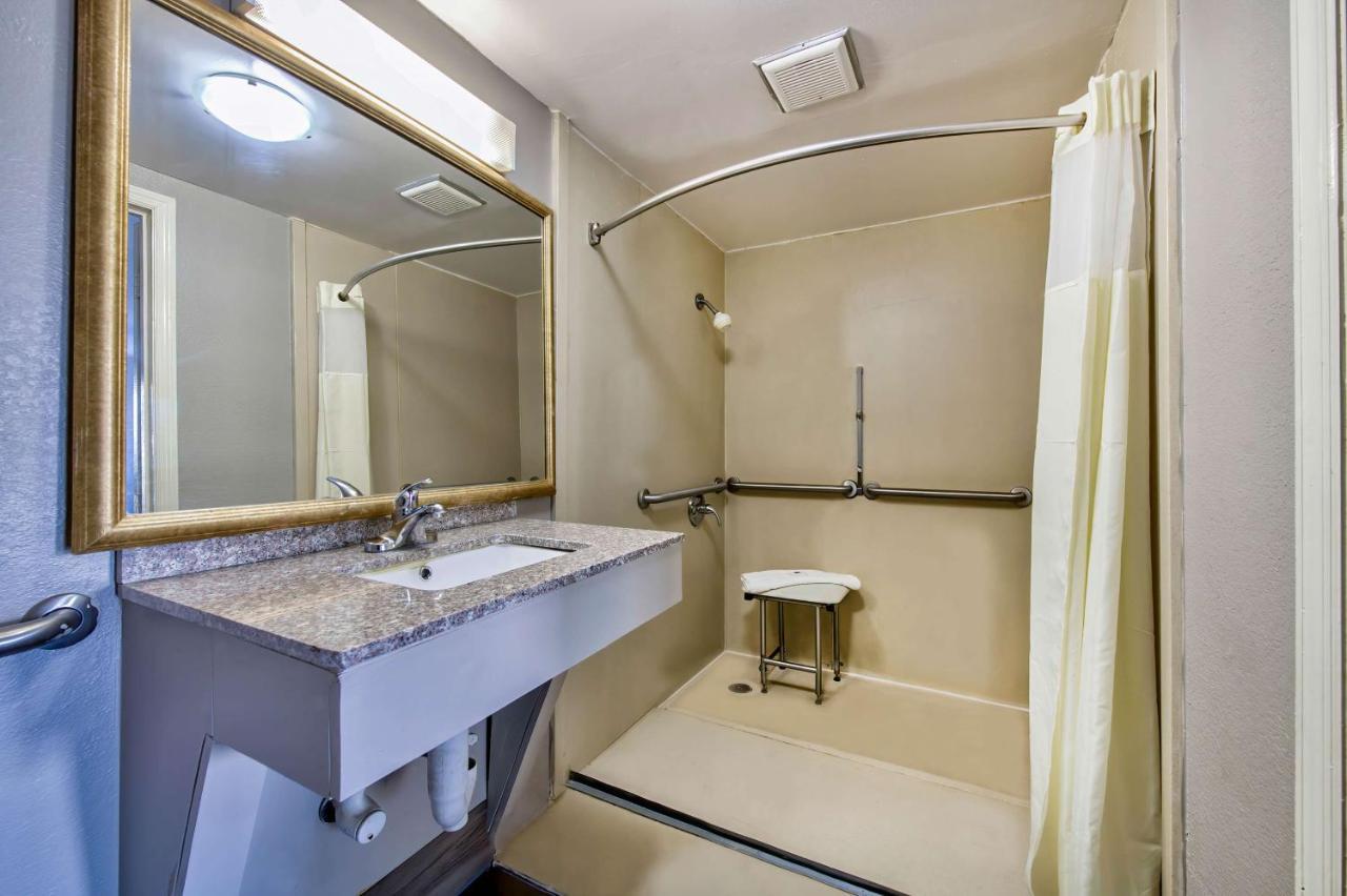 Studio 6 Birmingham, Al - Medical Center - Inverness Hwy 280 Hotel 2*